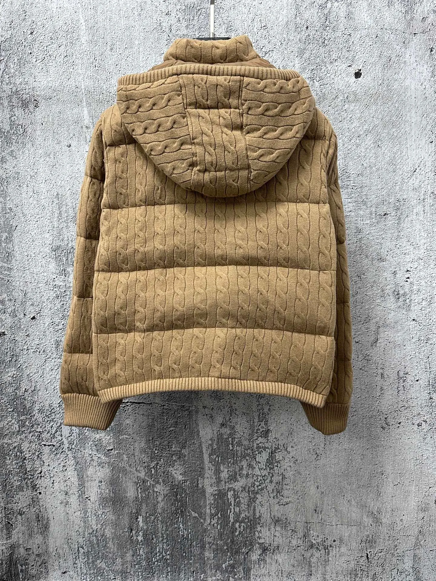 ￼ P1000 【Rah Lauren】Ralph Lauren cable down jacket. The warmth of winter is within reach. Combining classic cable knit with warm down, Rah Lauren's texture choice. Warm winter colors, the answer to classics and style. ❄️Needless to say, the texture speaks for itself and defines your winter style. Color Black Khaki Size S-XL